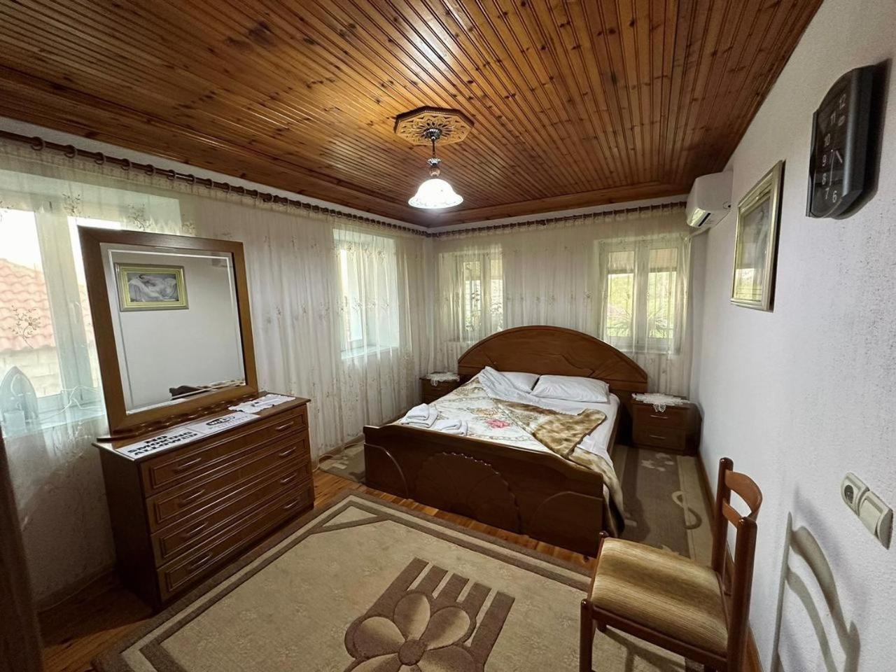 Geri Guesthouse Gjirokastra Zewnętrze zdjęcie