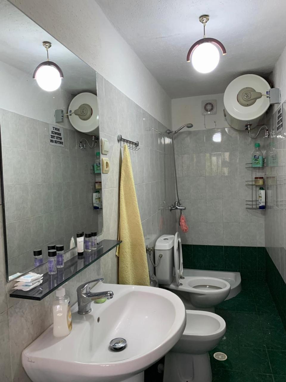 Geri Guesthouse Gjirokastra Zewnętrze zdjęcie